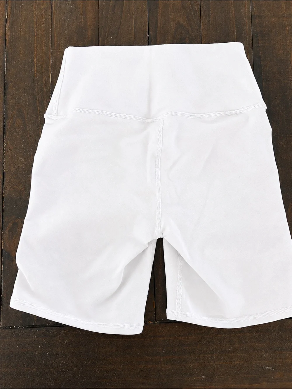 Alo Yoga White High-Waist Biker Shorts – Women’s XS